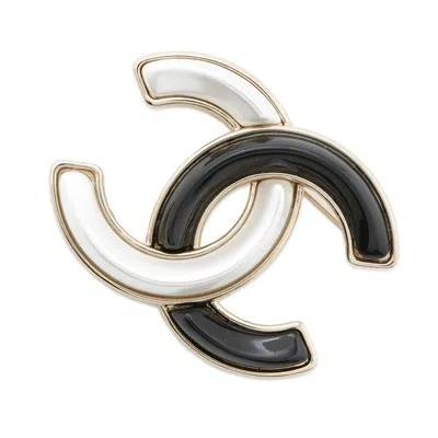 Pre-owned Chanel Gold Plating Brooch () In Multi