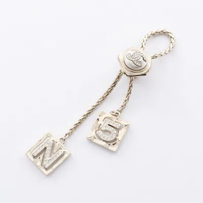 Pre-owned Chanel Gold Plating Brooch () In White