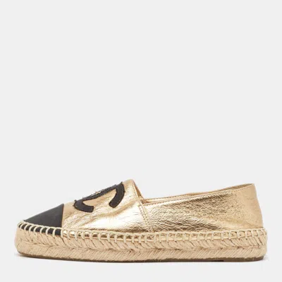 Pre-owned Chanel Gold/black Leather And Canvas Cc Espadrille Flats Size 35