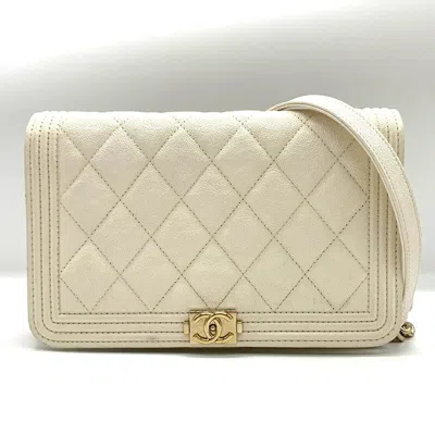 Pre-owned Chanel Grained Calfskin Chain/shoulder Wallet () In White