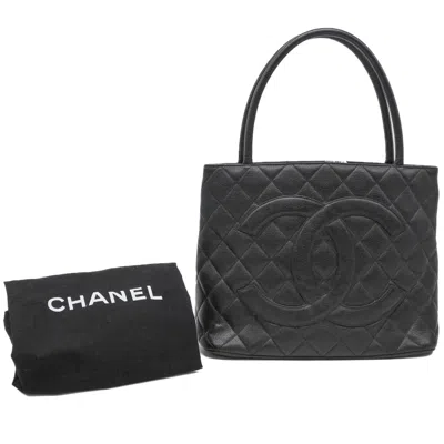 Pre-owned Chanel Grained Calfskin Handbag Tote Bag () In Black