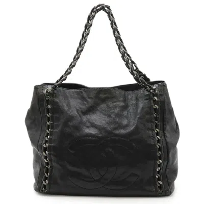 Pre-owned Chanel Grained Calfskin Leather Shoulder Bag () In Black