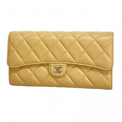 Pre-owned Chanel Grained Calfskin Long Wallet (bi-fold) () In Sand