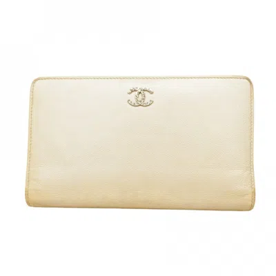 Pre-owned Chanel Grained Calfskin Long Wallet (bi-fold) () In Silver