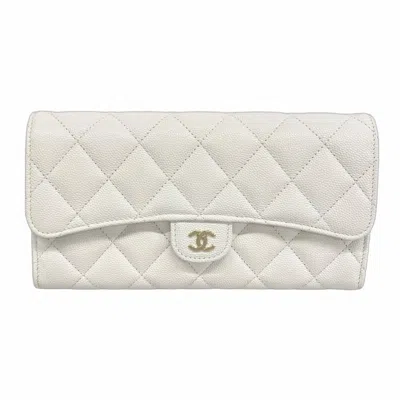 Pre-owned Chanel Grained Calfskin Long Wallet (bi-fold) () In White