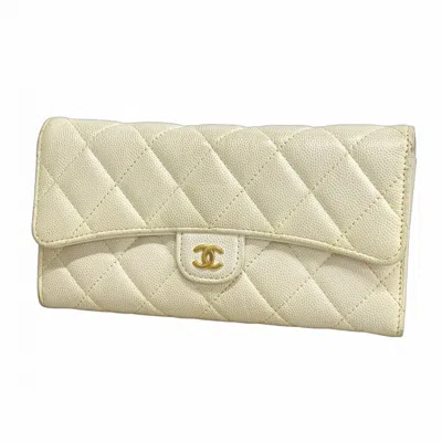 Pre-owned Chanel Grained Calfskin Long Wallet (bi-fold) () In White
