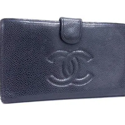 Pre-owned Chanel Grained Calfskin Middle Wallet (bi-fold) () In Black