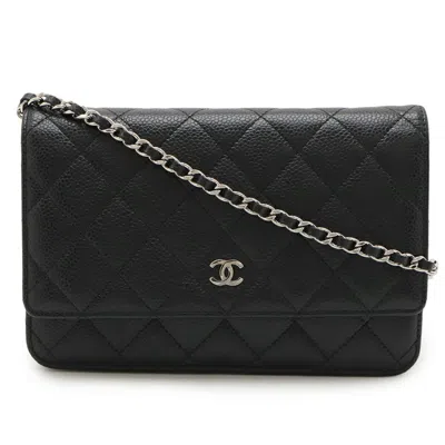Pre-owned Chanel Grained Calfskin Pochette Shoulder Bag () In Black
