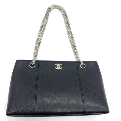 Pre-owned Chanel Grained Calfskin Shoulder Bag () In Black