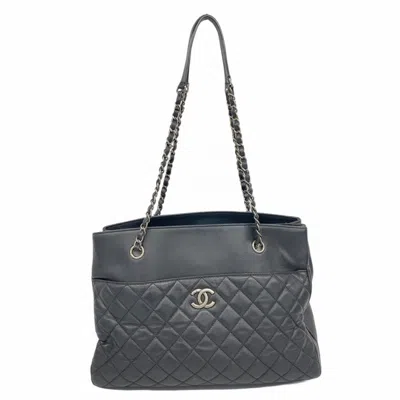 Pre-owned Chanel Grained Calfskin Shoulder Bag () In Black