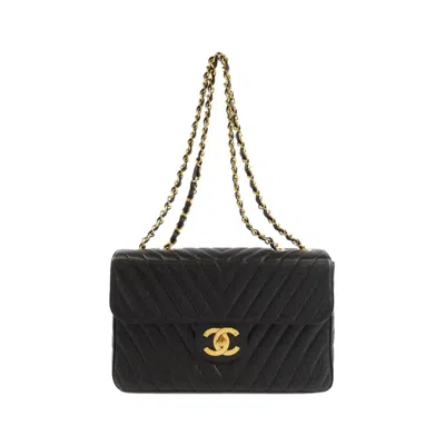 Pre-owned Chanel Grained Calfskin Shoulder Bag () In Black