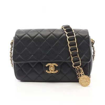 Pre-owned Chanel Grained Calfskin Shoulder Bag () In Black