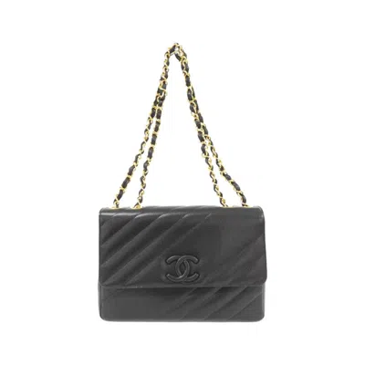 Pre-owned Chanel Grained Calfskin Shoulder Bag () In Black