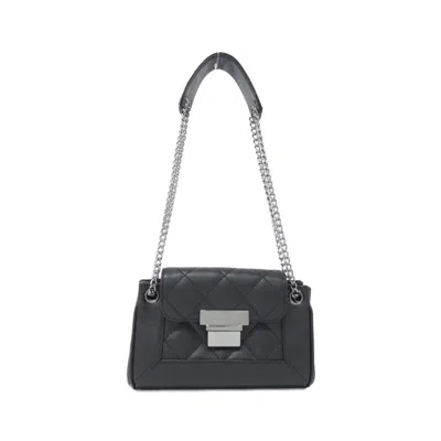 Pre-owned Chanel Grained Calfskin Shoulder Bag () In Black
