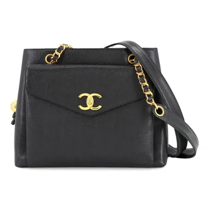 Pre-owned Chanel Grained Calfskin Shoulder Bag () In Black