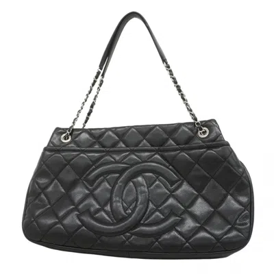 Pre-owned Chanel Grained Calfskin Shoulder Bag () In Black