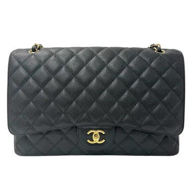 Pre-owned Chanel Grained Calfskin Shoulder Bag () In Black