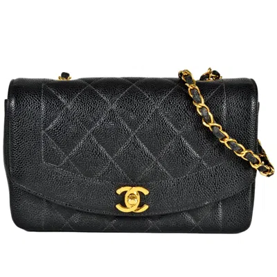 Pre-owned Chanel Grained Calfskin Shoulder Bag () In Black