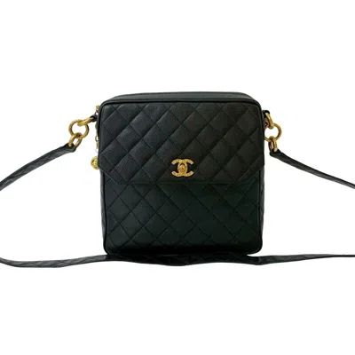 Pre-owned Chanel Grained Calfskin Shoulder Bag () In Black
