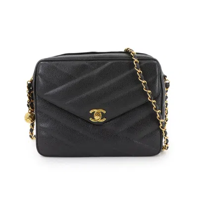 Pre-owned Chanel Grained Calfskin Shoulder Bag () In Black