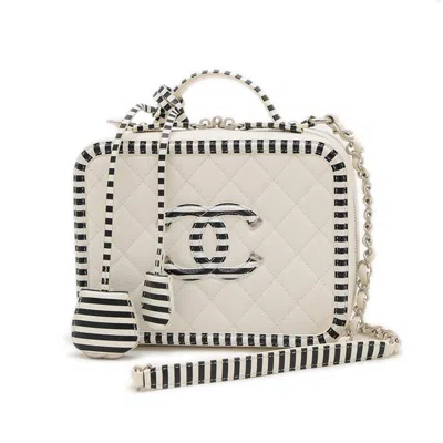 Pre-owned Chanel Grained Calfskin Shoulder Bag () In Multi