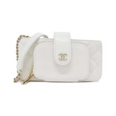 Pre-owned Chanel Grained Calfskin Shoulder Bag () In White