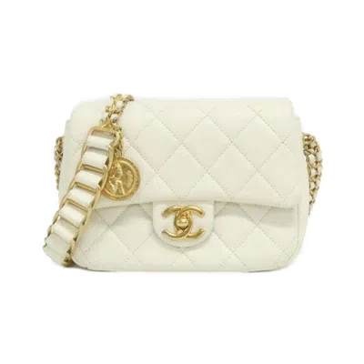 Pre-owned Chanel Grained Calfskin Shoulder Bag () In White