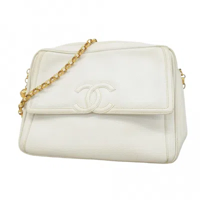 Pre-owned Chanel Grained Calfskin Shoulder Bag () In White