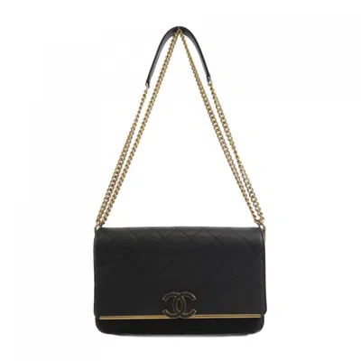 Pre-owned Chanel Grained Calfskin Suede Shoulder Bag () In Black