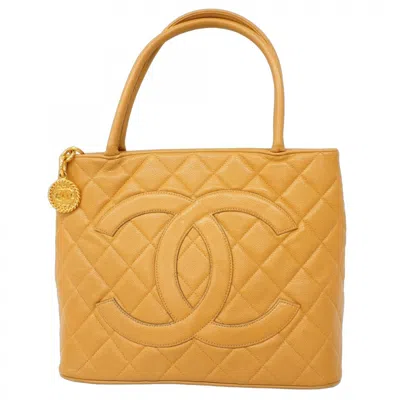 Pre-owned Chanel Grained Calfskin Tote Bag () In Sand
