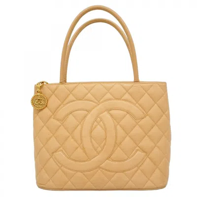 Pre-owned Chanel Grained Calfskin Tote Bag () In Sand