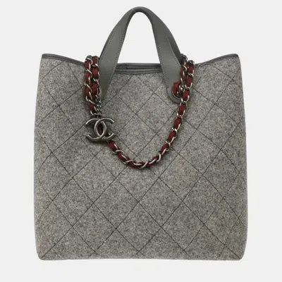 Pre-owned Chanel Gray Felt Tote Bag In Grey