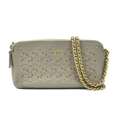 Pre-owned Chanel Gray Leather Pochette Shoulder Bag ()