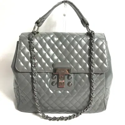 Pre-owned Chanel Gray Leather Shoulder Bag ()