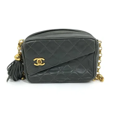 Pre-owned Chanel Gray Leather Shoulder Bag ()