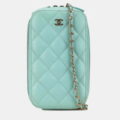 Pre-owned Chanel Green Cc Quilted Caviar Zip Phone Case