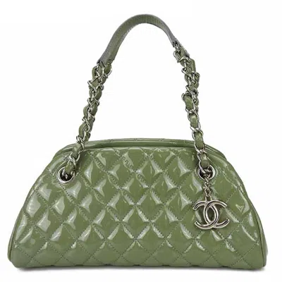 Pre-owned Chanel Green Handbag Shoulder Bag ()