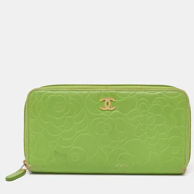 Pre-owned Chanel Green Leather Camellia Zip Around Wallet