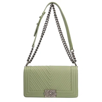 Pre-owned Chanel Green Leather Shoulder Bag ()
