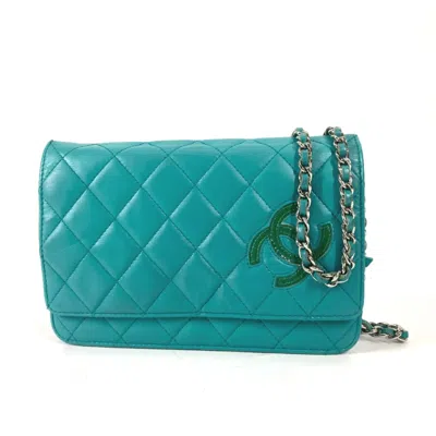Pre-owned Chanel Green Leather Shoulder Bag ()