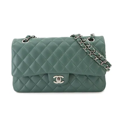 Pre-owned Chanel Green Leather Shoulder Bag ()