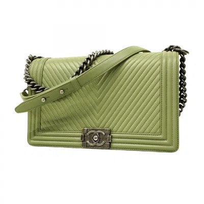 Pre-owned Chanel Green Leather Shoulder Bag ()