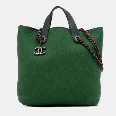 Pre-owned Chanel Green Medium Cc Quilted Felt Pop Tote