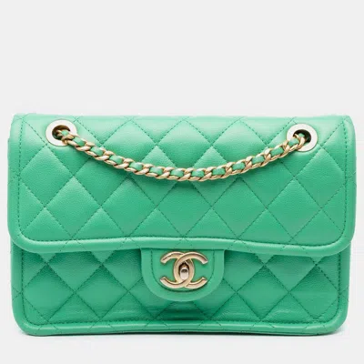 Pre-owned Chanel Green Medium Quilted Caviar Sweet Flap