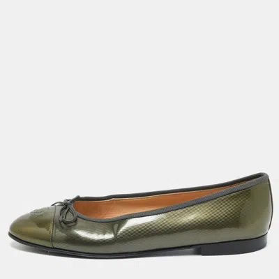 Pre-owned Chanel Green Patent Leather Cc Cap Toe Bow Ballet Flats Size 41