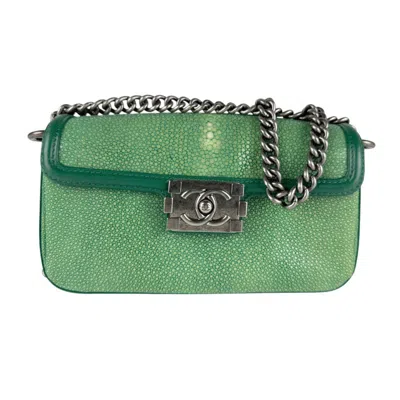 Pre-owned Chanel Green Shoulder Bag ()