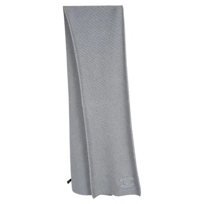 Pre-owned Chanel Grey Cashmere 25s Cc Textured Knit Muffler Scarf In Gray