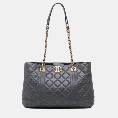 Pre-owned Chanel Grey Cc Quilted Lambskin Pin Tuck Tote