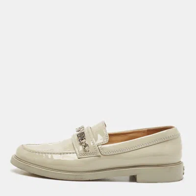 Pre-owned Chanel Grey Patent Leather Interlocking Cc Logo Slip On Loafers Size 38.5