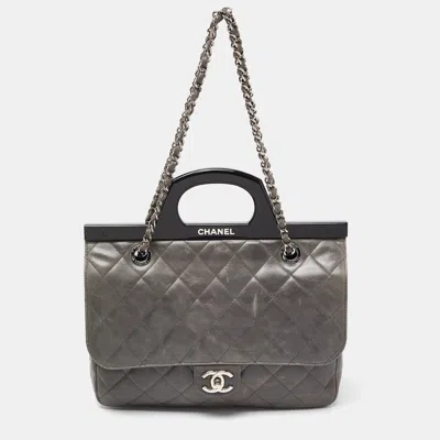 Pre-owned Chanel Grey Quilted Glazed Leather Small Cc Delivery Bag